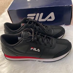 FILA ⭐️NWB⭐️CLASSIC